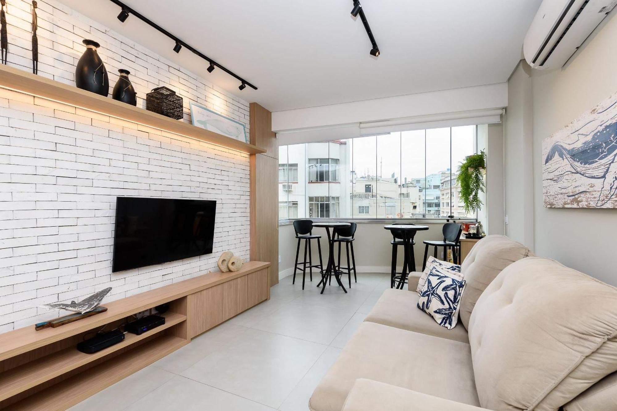 Apartamento 2qtos Com Vista Mar Em Copacabana | Bl 38/1102